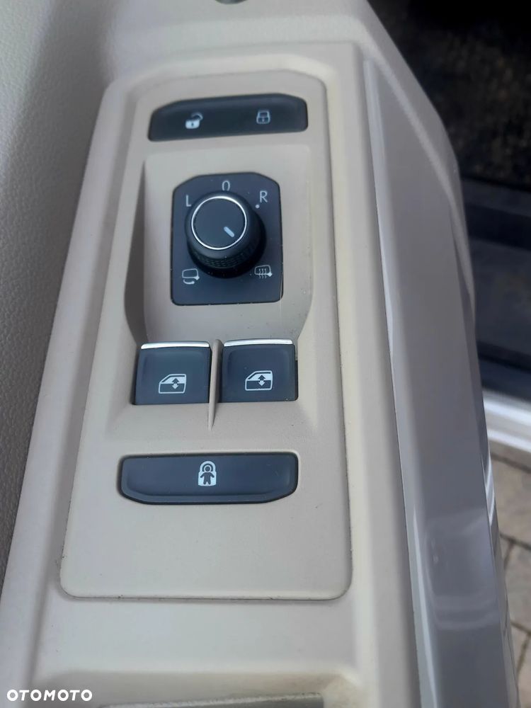 Volkswagen Multivan 1.4 TSI eHybrid PHEV 160kW L2 Style DSG - 21