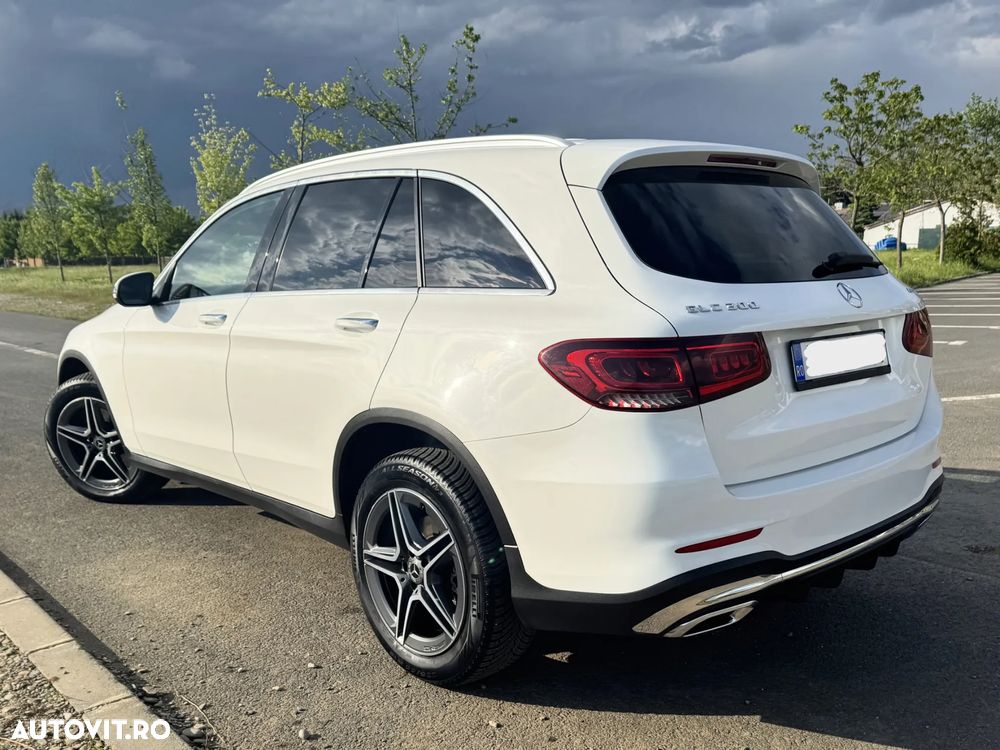 Mercedes-Benz GLC 300 4MATIC - 3