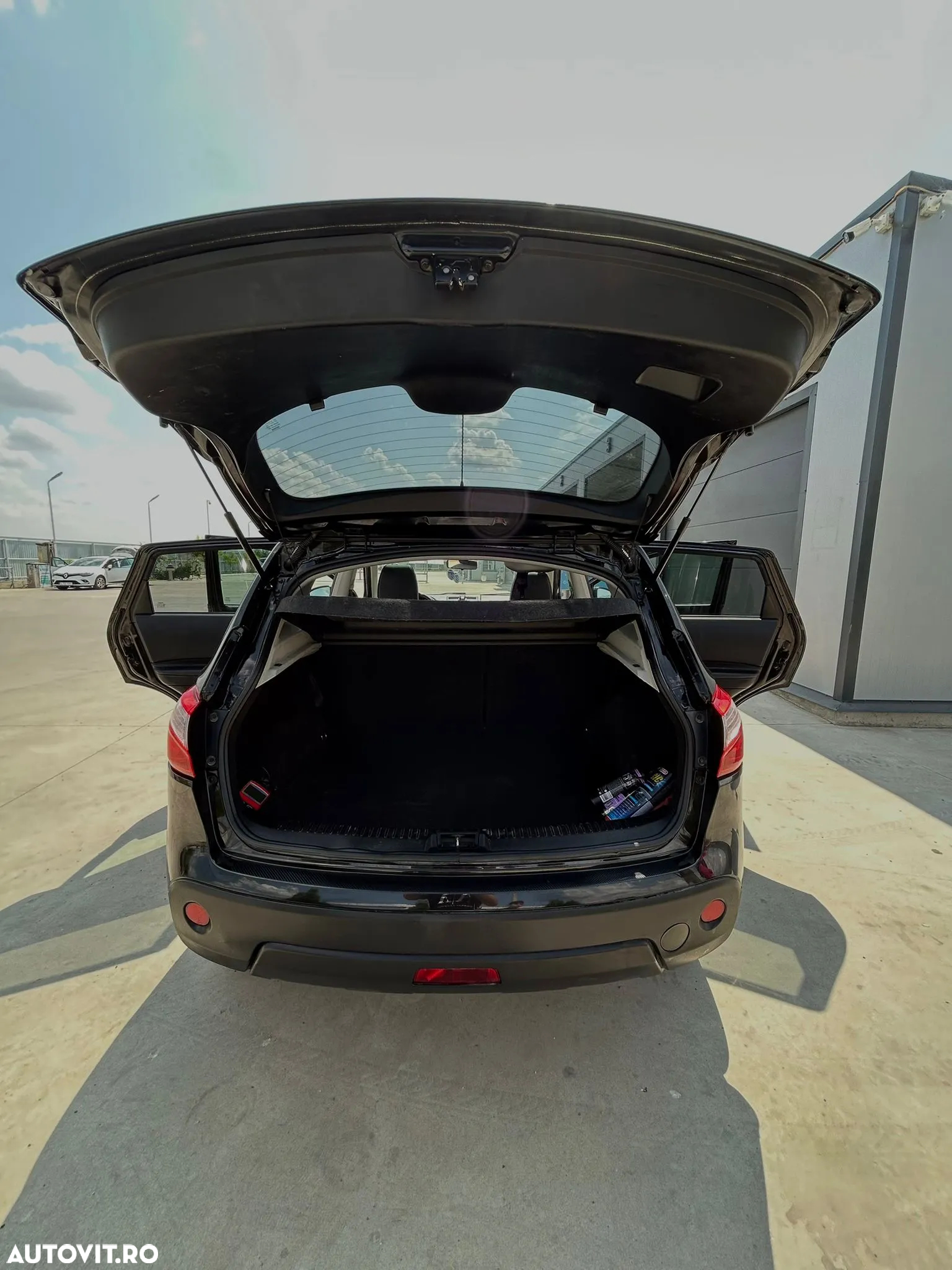 Nissan Qashqai 1.5 dCi DPF 360 - 11
