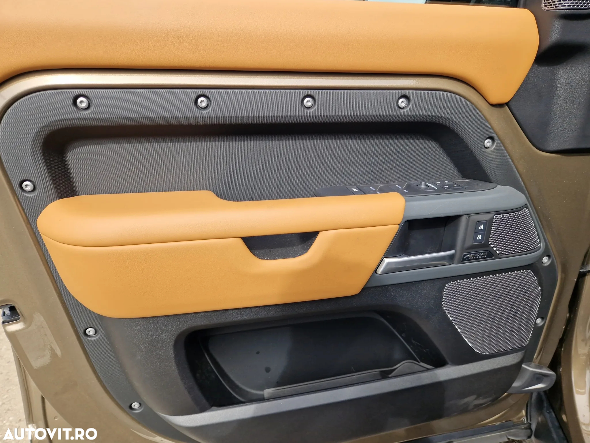Land Rover Defender 110 3.0D 300 MHEV X - 13