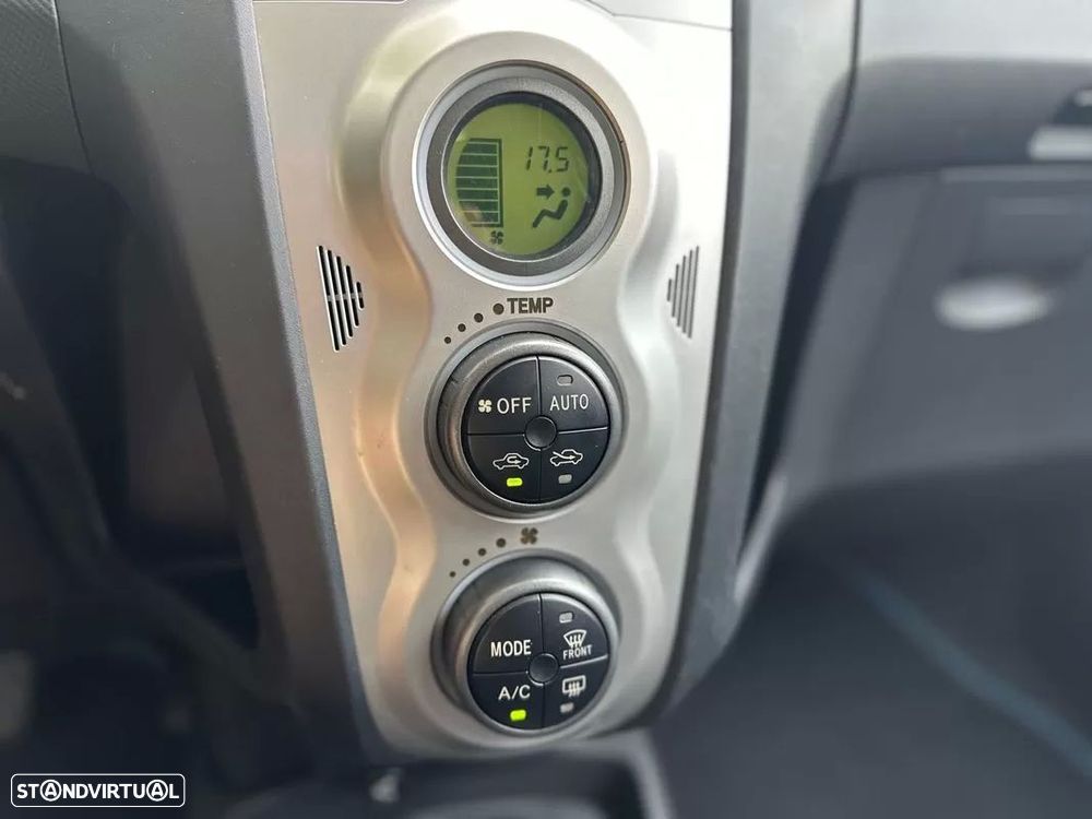Toyota Yaris 1.0 VVT-i Sol AC+VSC - 28
