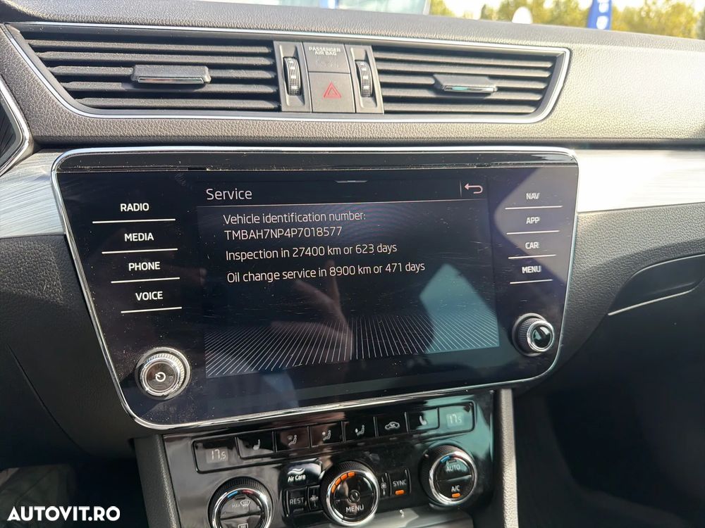 Skoda Superb 2.0 TDI DSG Ambition - 28