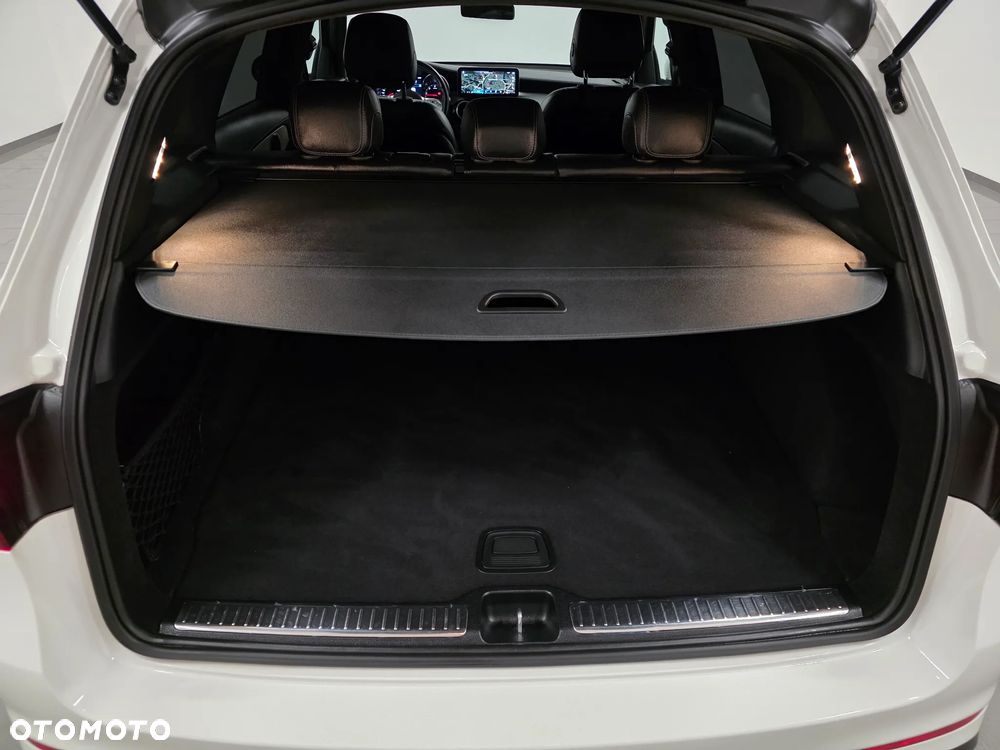 Mercedes-Benz GLC 220 d 4Matic 9G-TRONIC AMG Line Plus - 40