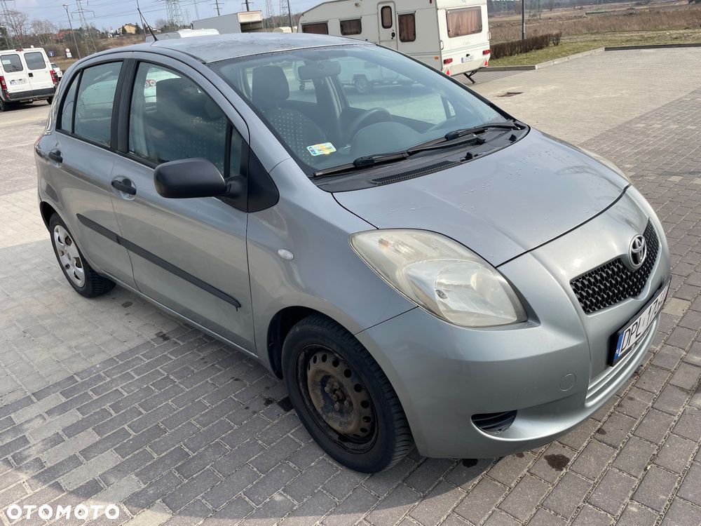 Toyota Yaris 1.3 Luna A/C - 2