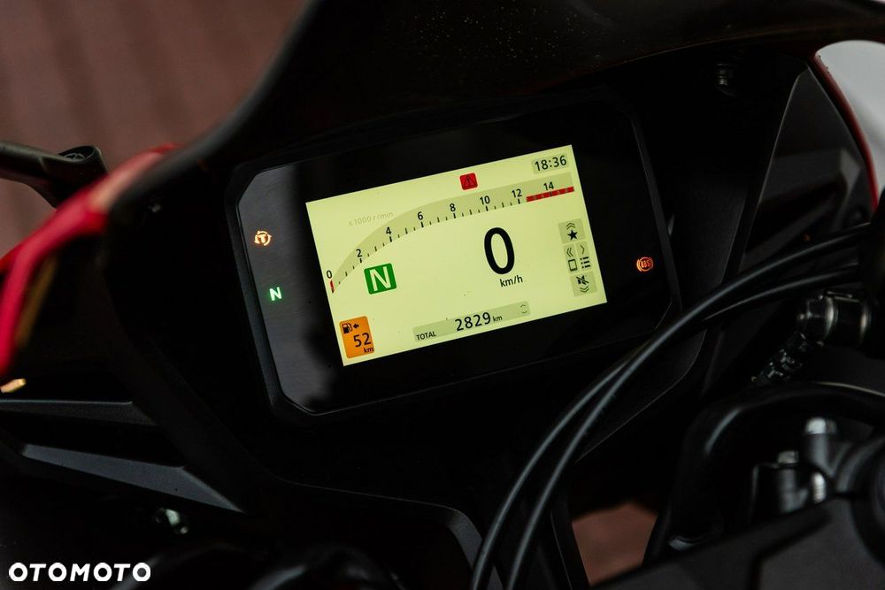 Honda CBR - 8