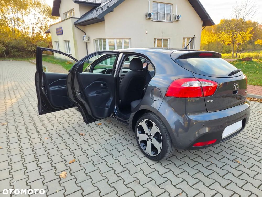 Kia Rio 1.4 L - 23