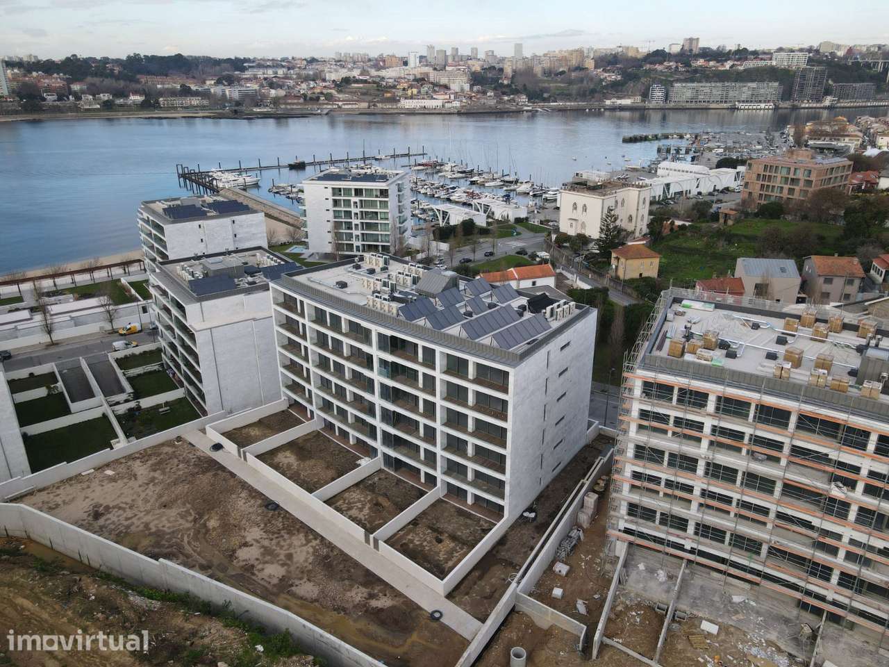 Apartamento T3 Novo c/ 2 Lugares de Garagem em Canidelo - Grande imagem: 3/24