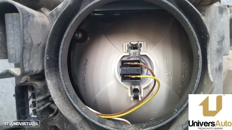 FAROL ESQUERDO LAND ROVER RANGE ROVER III 2002 -XBC000475 - 2