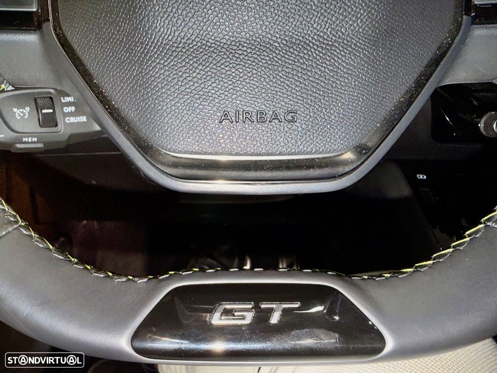 Peugeot 2008 PureTech 130 EAT8 GT - 19