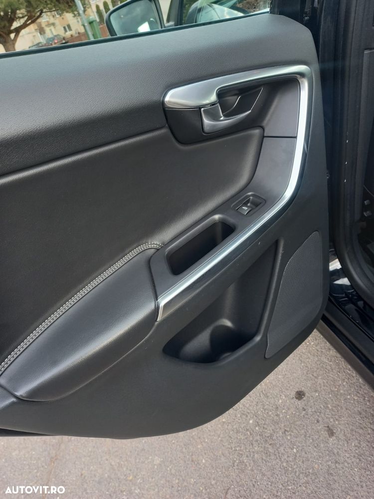 Volvo XC 60 D4 VEA Start-Stop R-Design - 11