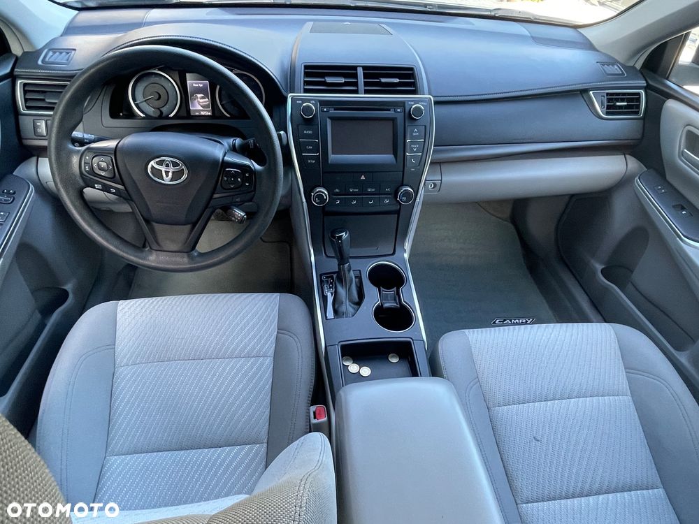 Toyota Camry - 10