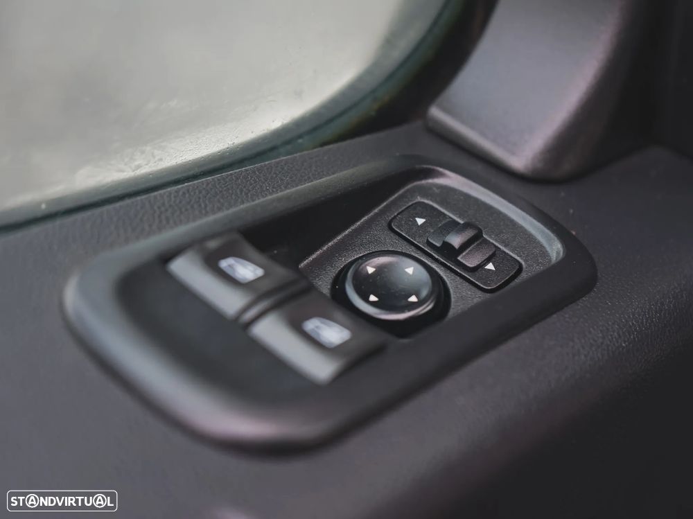 Renault RENAULT MASTER III VAN 2.3 DCI 165 PLATAFORMA ELEVATORIA - 21