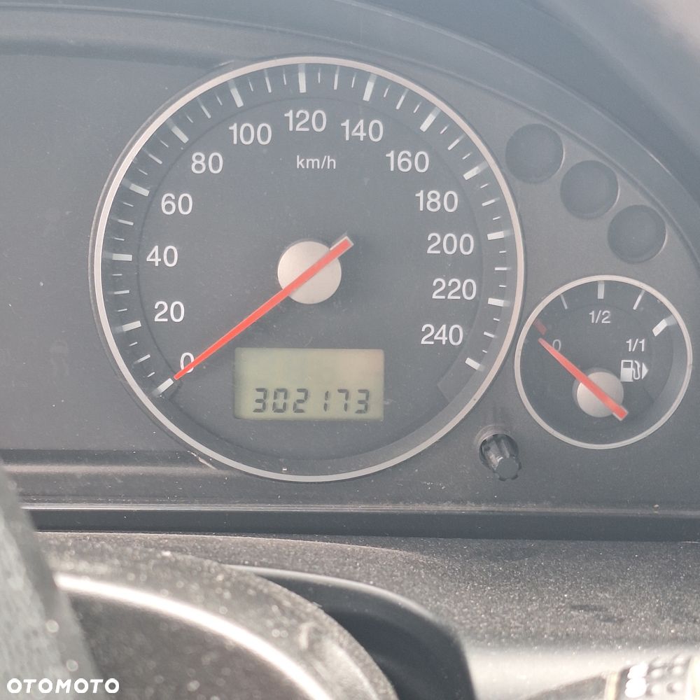 Ford Mondeo 1.8 X - 9