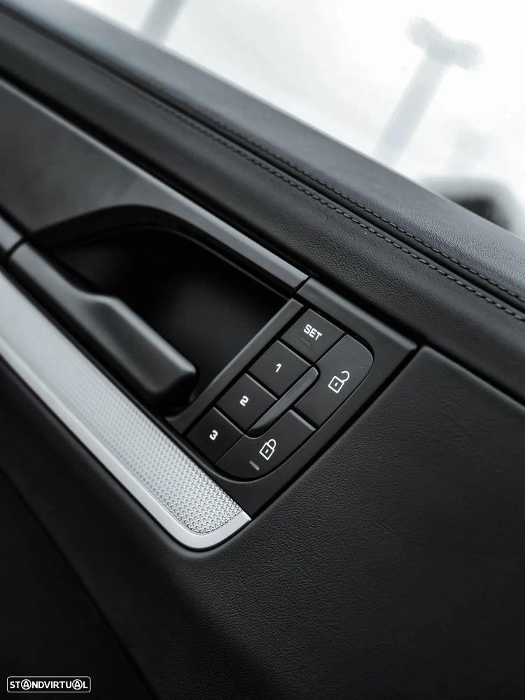 Porsche Cayenne Coupé E-Hybrid - 13