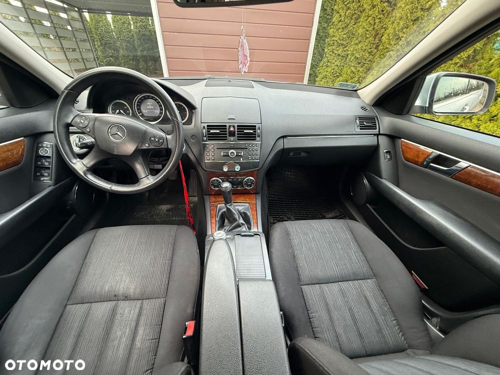 Mercedes-Benz Klasa C 220 CDI Avantgarde - 9
