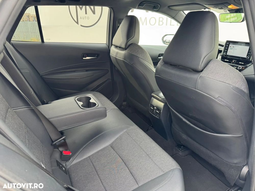 Toyota Corolla 2.0 Hybrid Touring Sports Comfort - 11