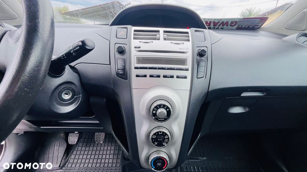 Toyota Yaris - 6