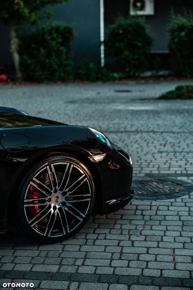 Porsche 911 Turbo - 22