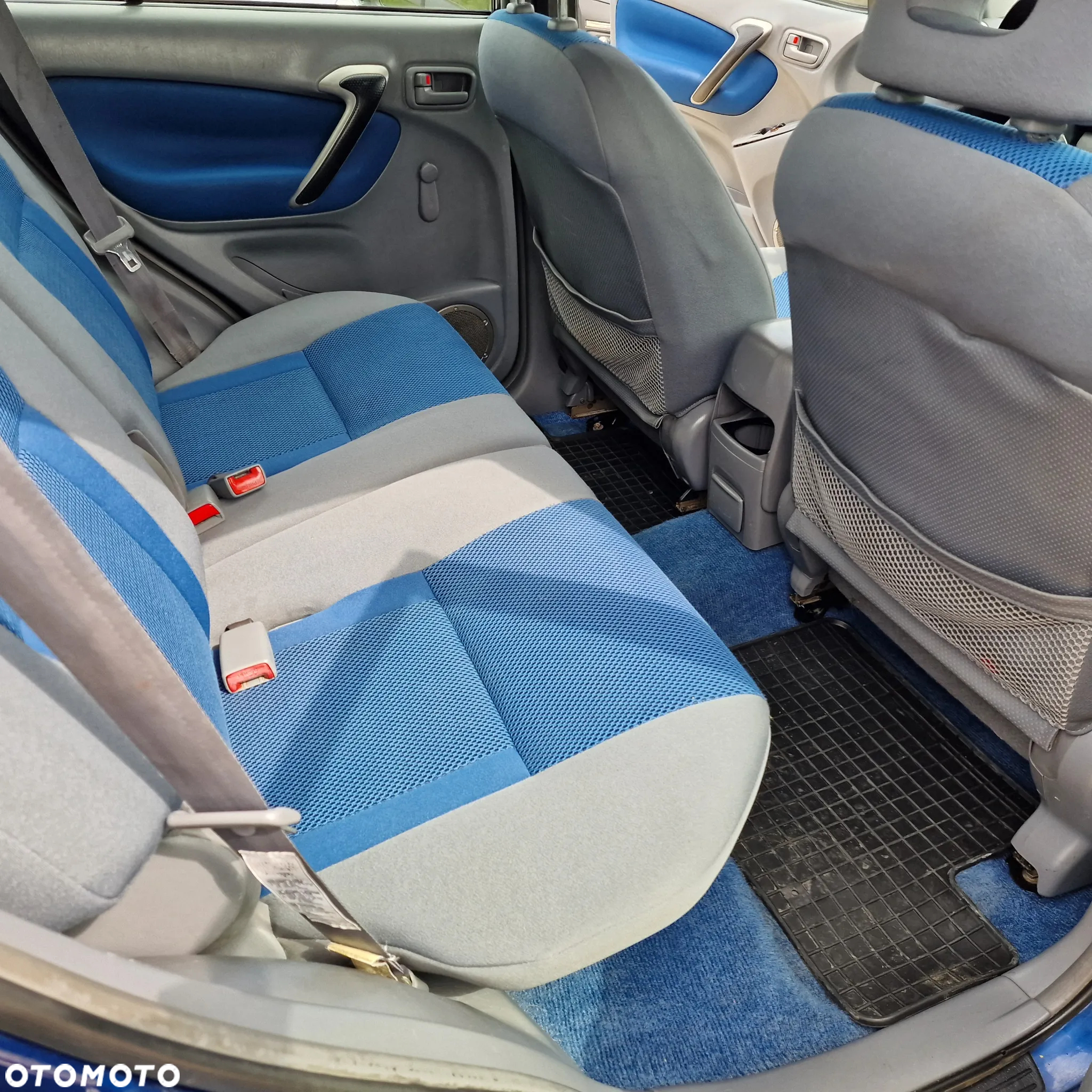 Toyota RAV4 1.8 VVT-i 4x2 - 18