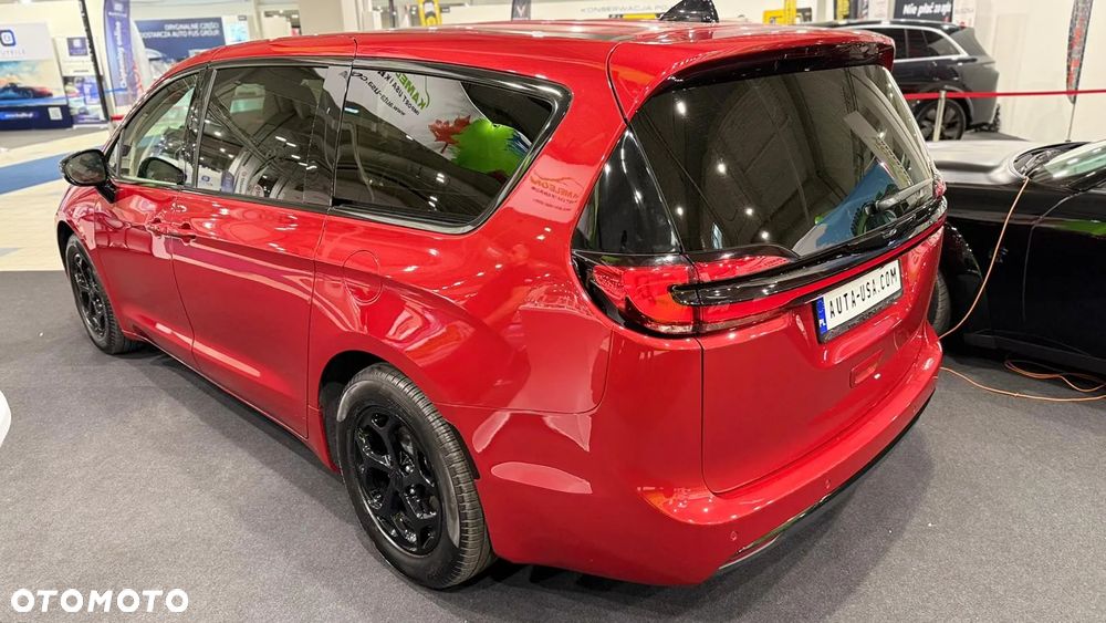 Chrysler Pacifica - 3