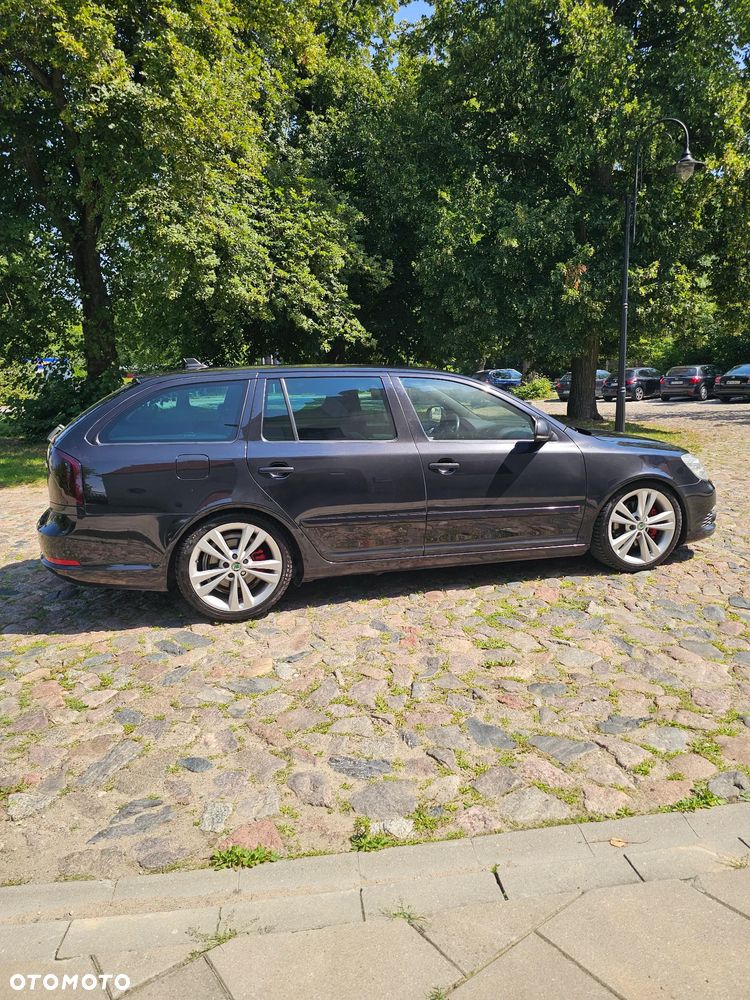 Skoda Octavia 2.0 TDI CR DPF RS - 13