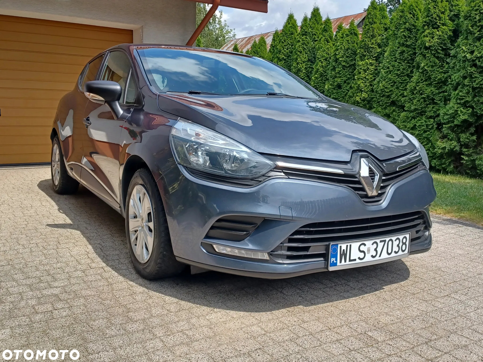 Renault Clio 1.2 16V 75 Life - 3