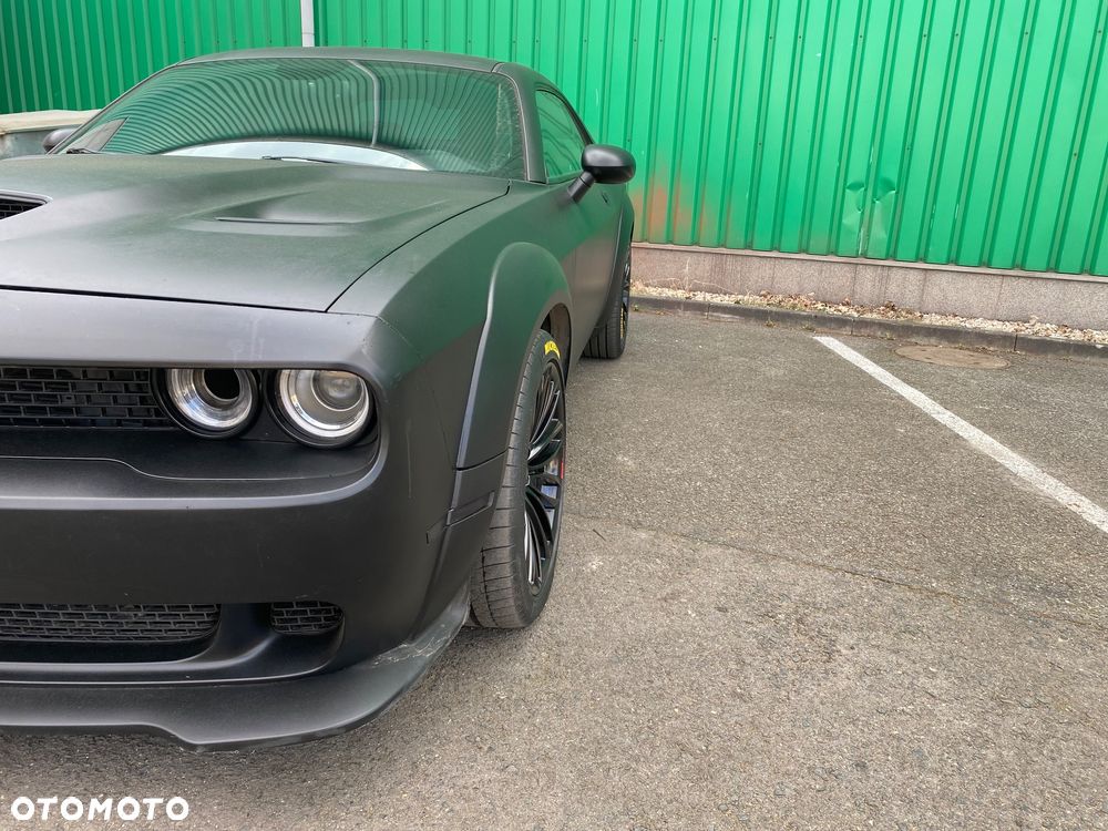 Dodge Challenger - 19