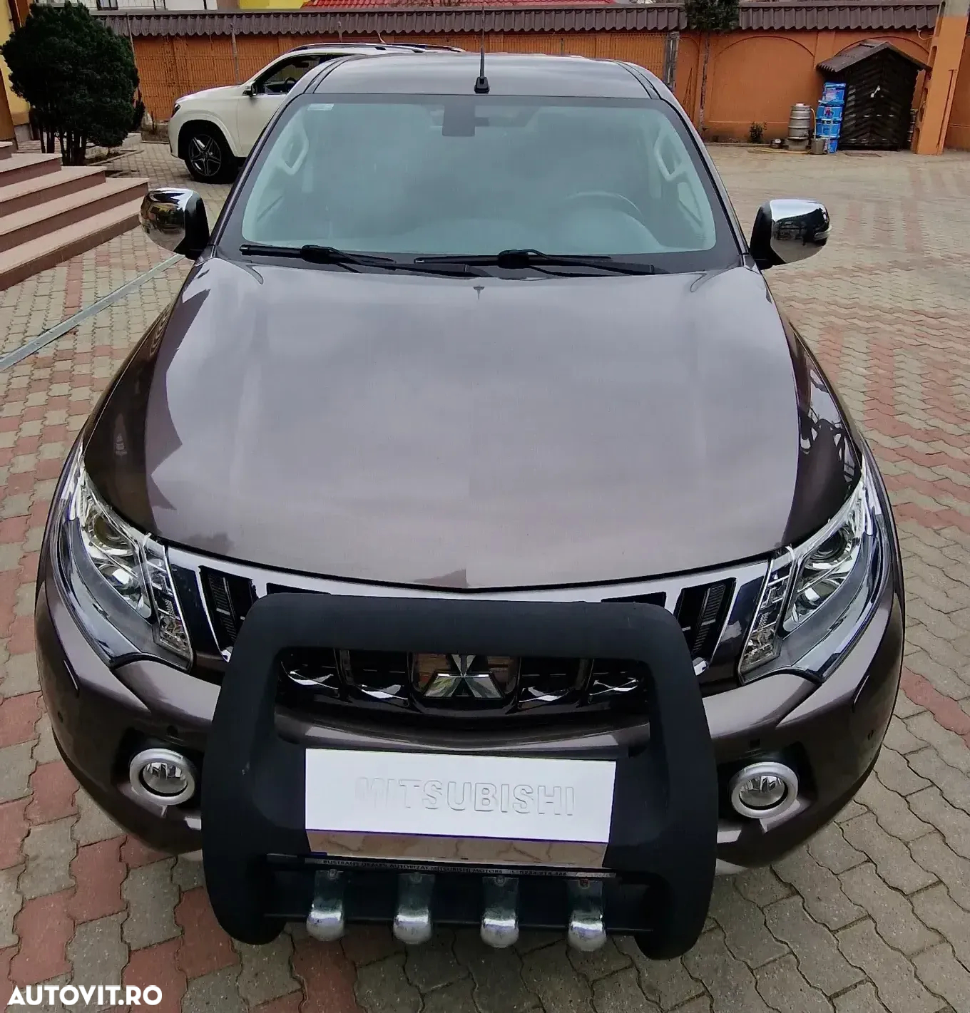 Mitsubishi L200 Double Cab 2.4 DI-D Intense Aut. - 9