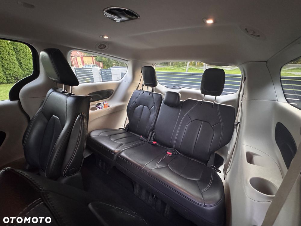 Chrysler Pacifica - 25