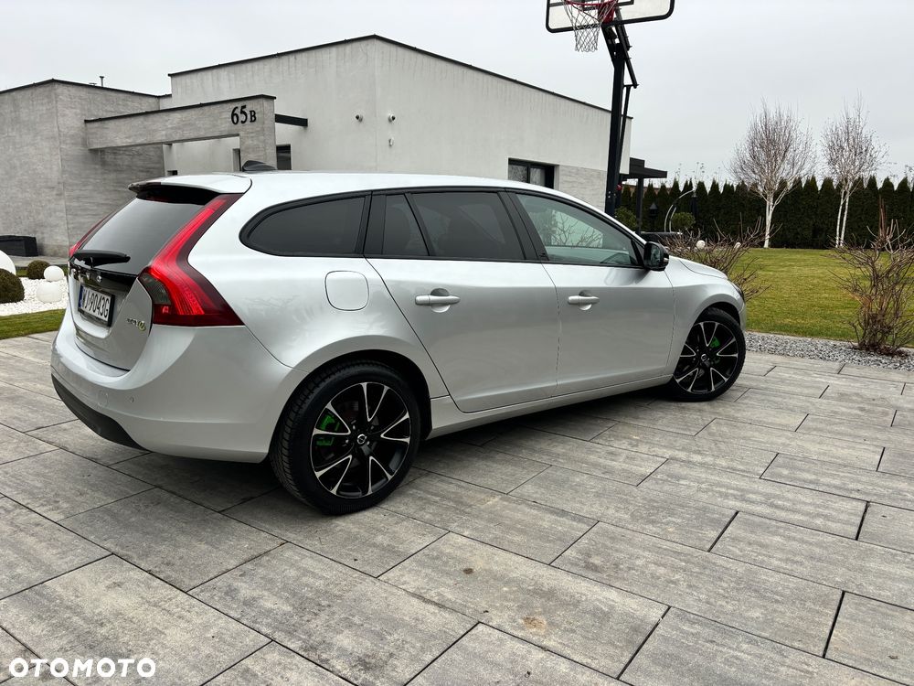 Volvo V60 DRIVe - 13