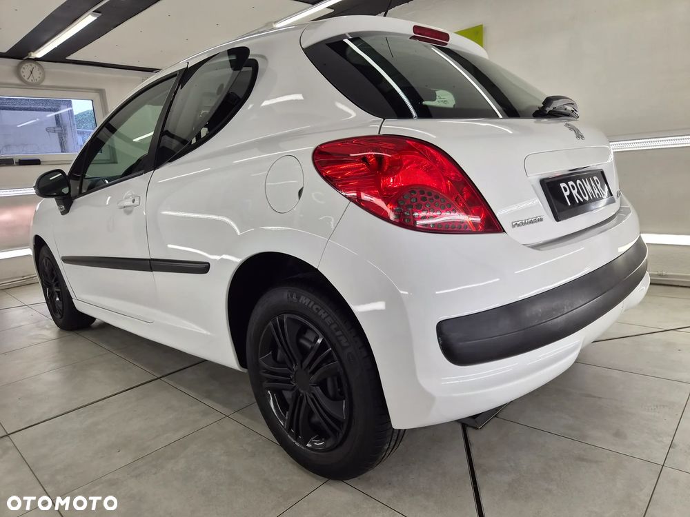 Peugeot 207 75 Urban Move - 13
