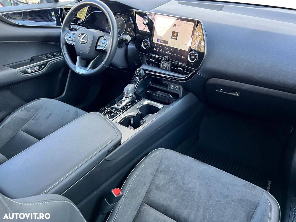 Lexus Seria NX - 15