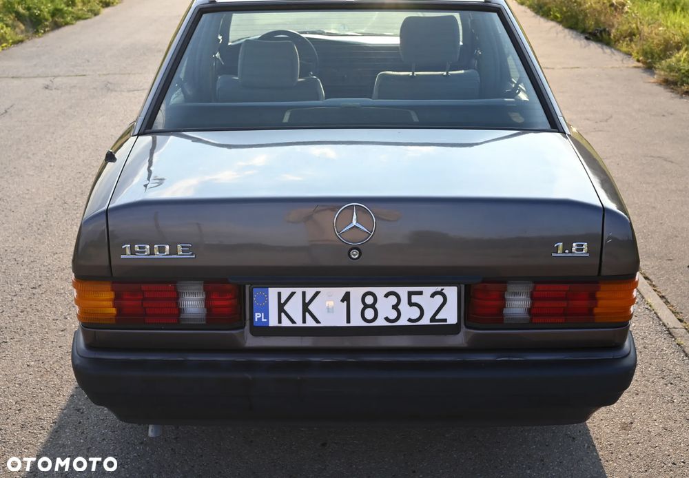 Mercedes-Benz W201 (190) - 9