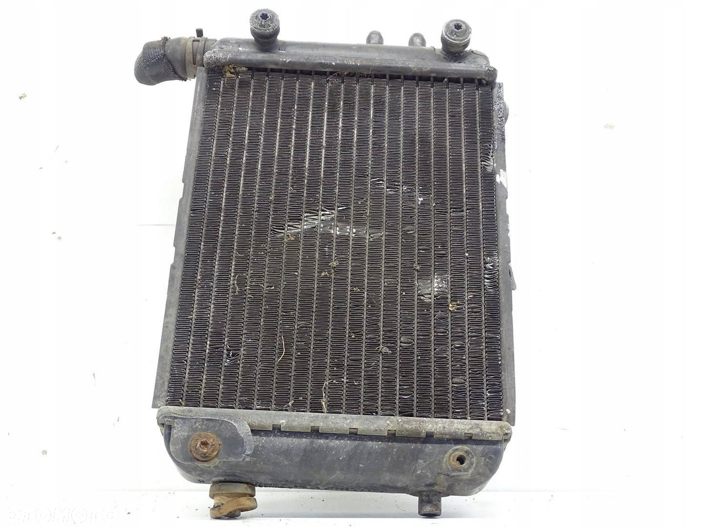 CHŁODNICA WODY AUDI RS4 RS3 RS7 4.2 8E0121212H - 3