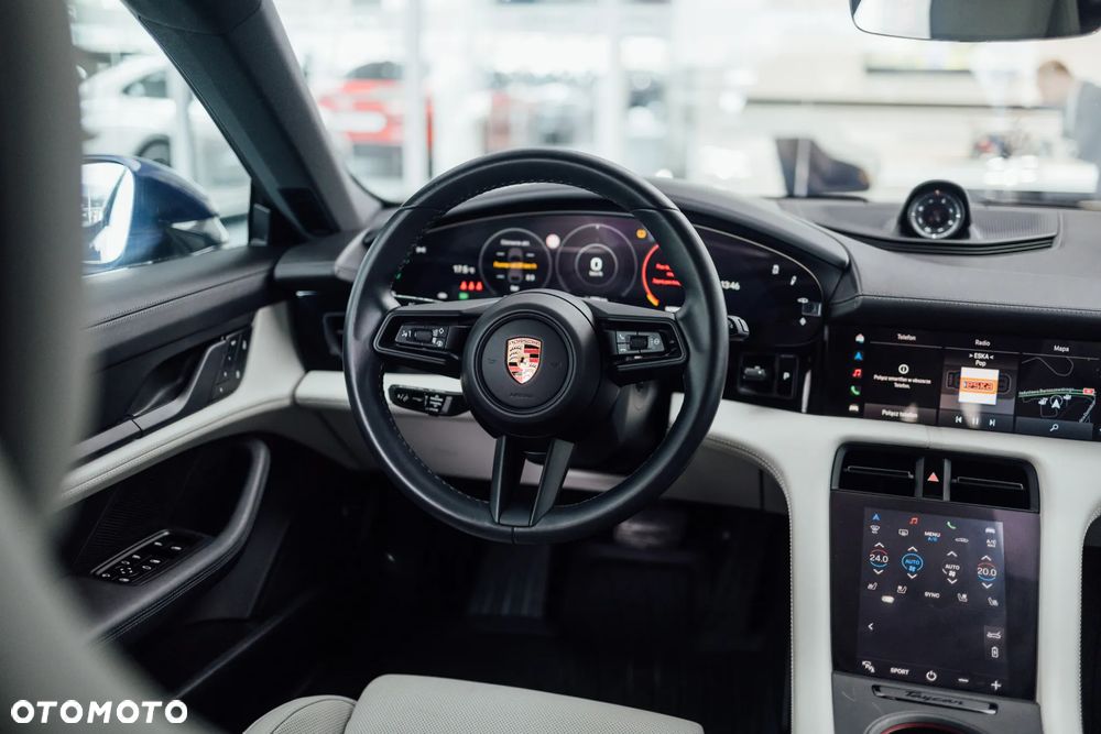 Porsche Taycan 4S Cross Turismo - 19