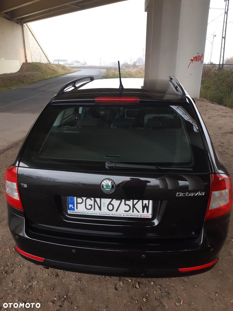 Skoda Octavia 1.8 TSI Ambiente - 10