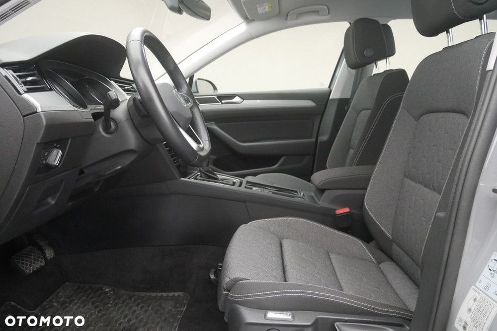 Volkswagen Passat Variant 2.0 TSI Business DSG - 12