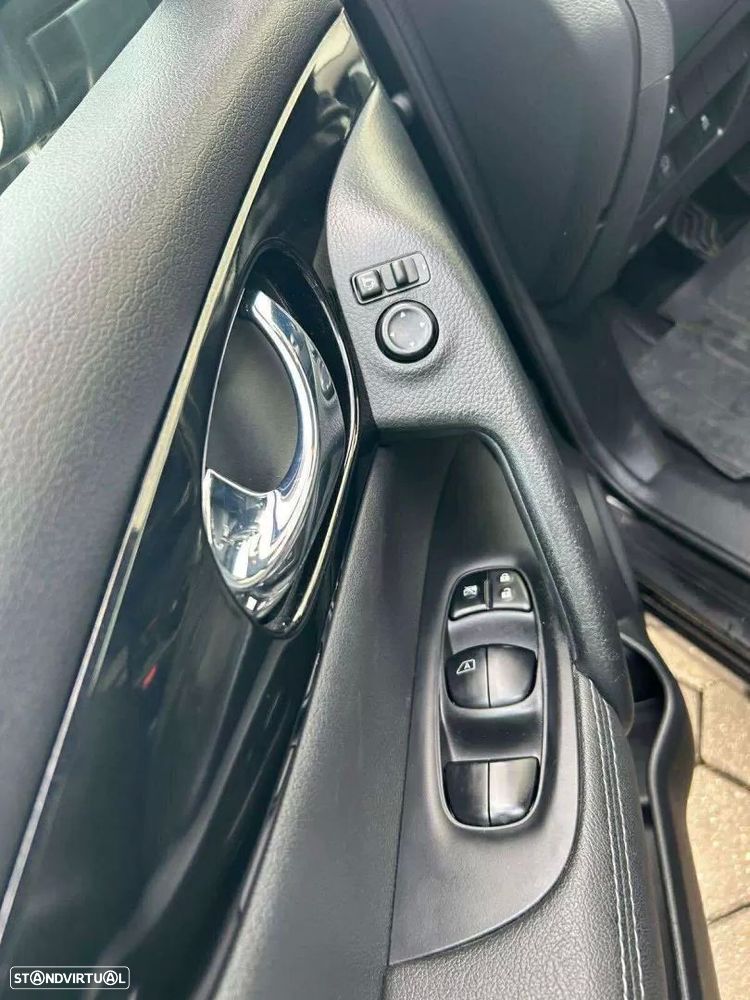 Nissan Qashqai 1.5 dCi N-Connecta 18 - 10