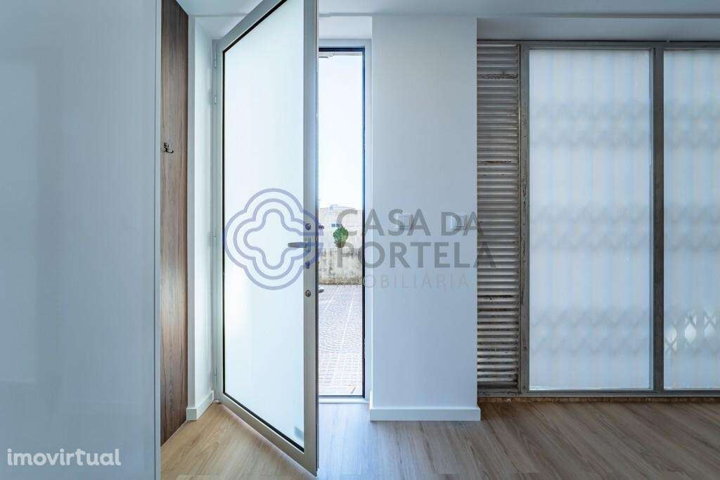 T1 Loja Transformada em Apartamento Como novo em Gaia - Grande imagem: 3/28