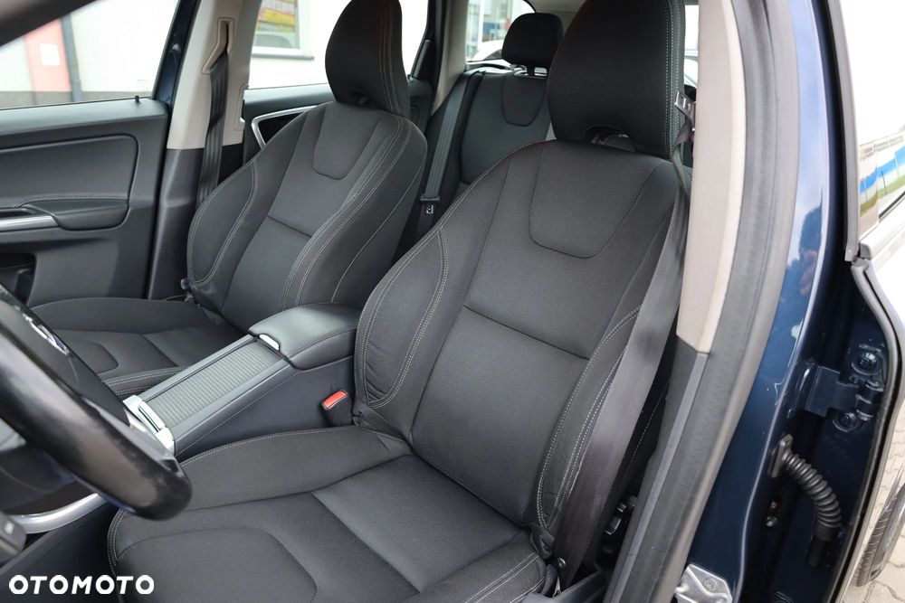 Volvo XC 60 D4 Geartronic Kinetic - 18