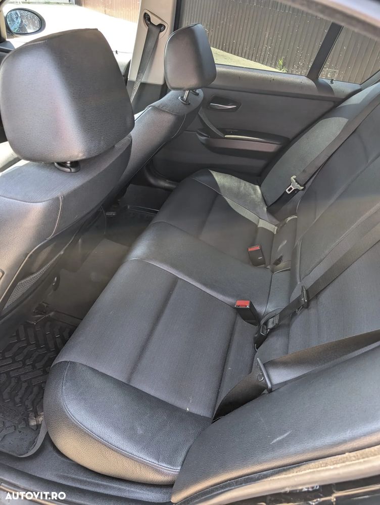 BMW Seria 3 320i - 10