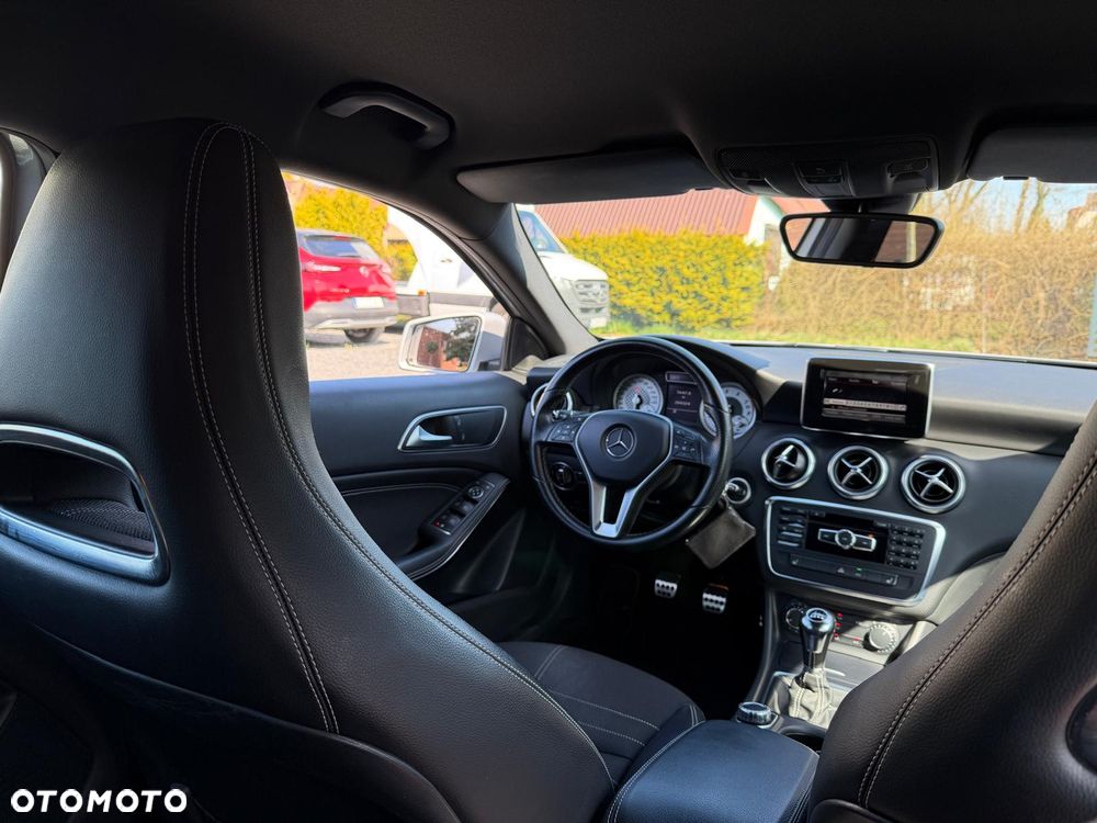 Mercedes-Benz Klasa A 180 (BlueEFFICIENCY) - 4