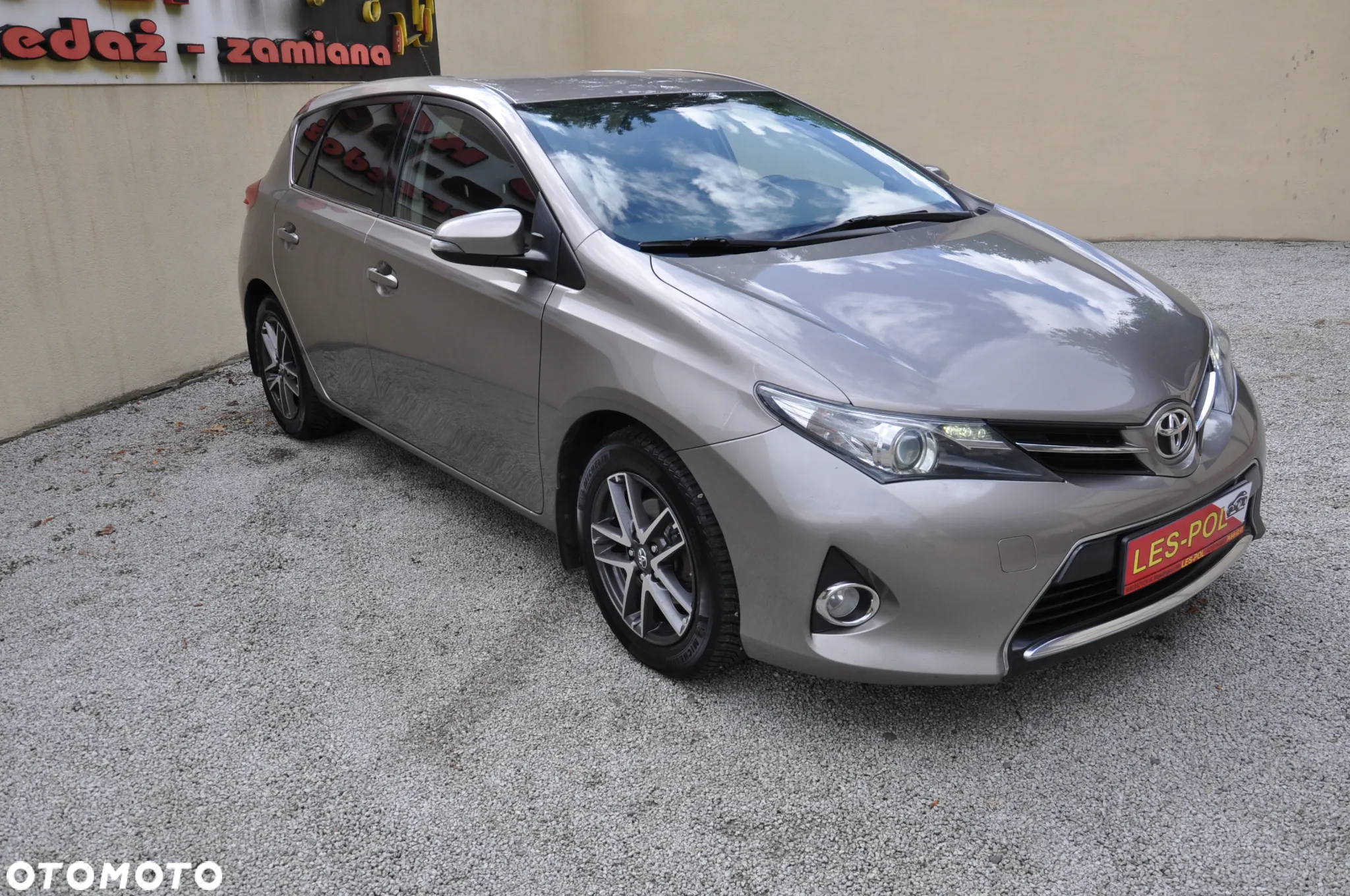 Toyota Auris - 2
