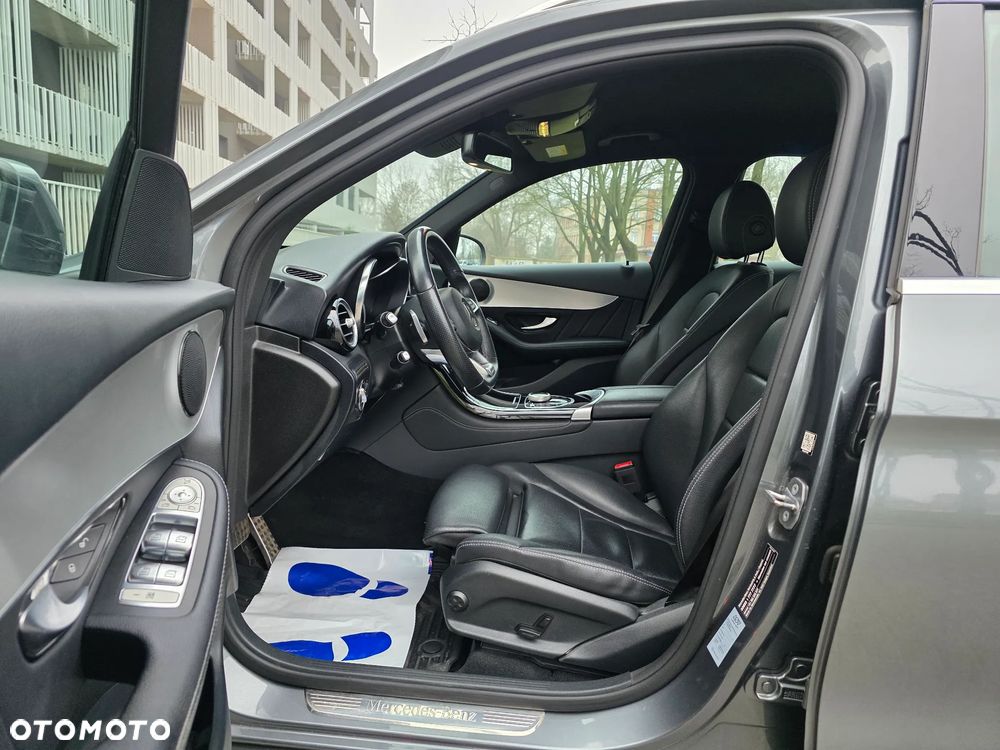 Mercedes-Benz GLC 250 4Matic 9G-TRONIC AMG Line - 4