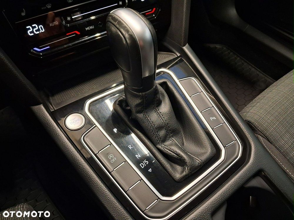 Volkswagen Passat - 20