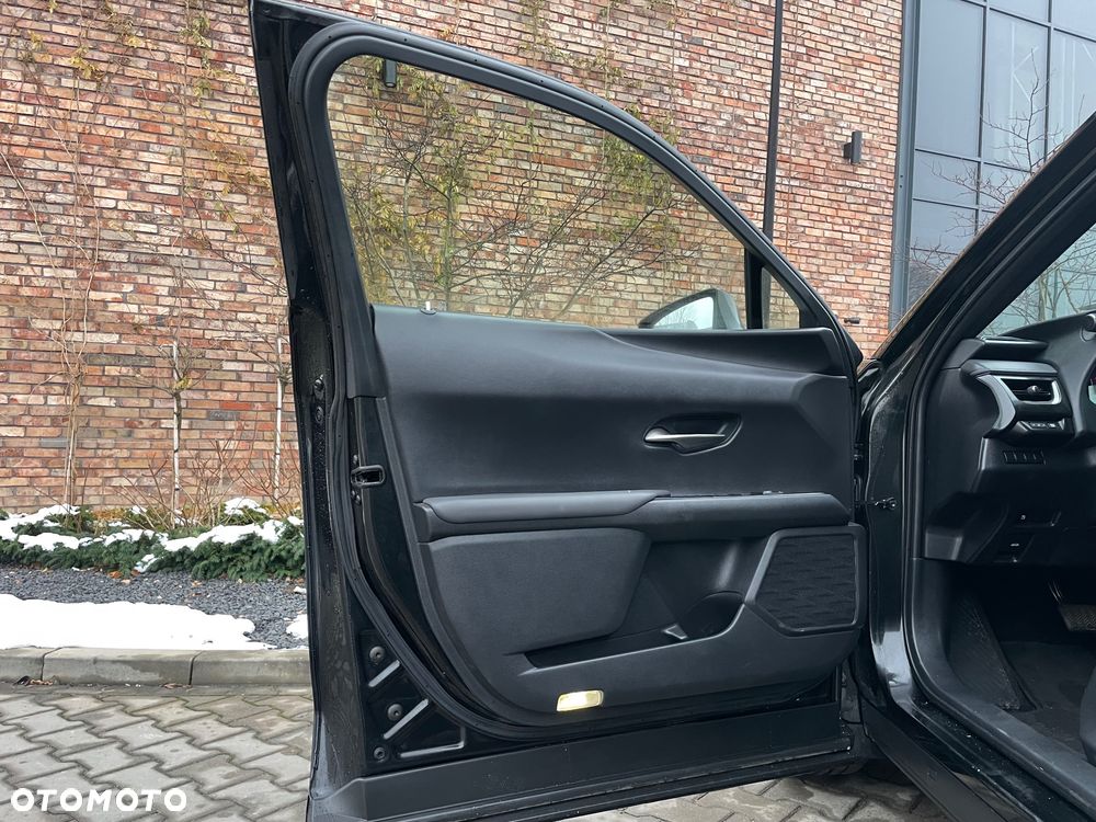 Lexus UX 250h Business Edition - 15