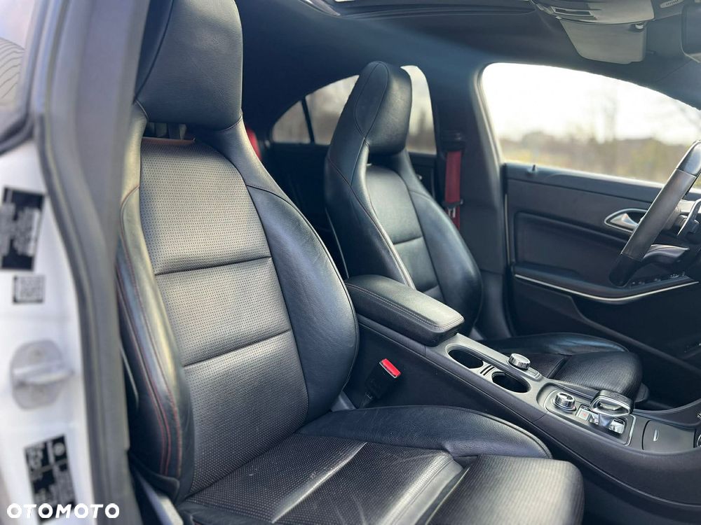Mercedes-Benz CLA AMG 45 4-Matic - 24