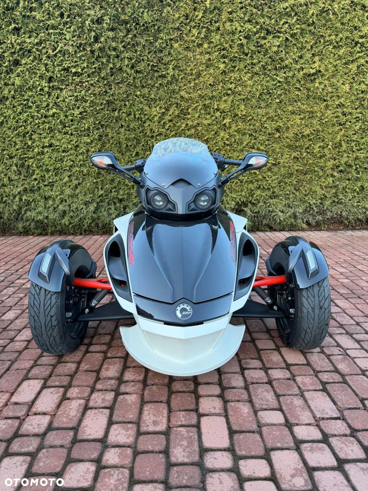 Can-Am Spyder - 3