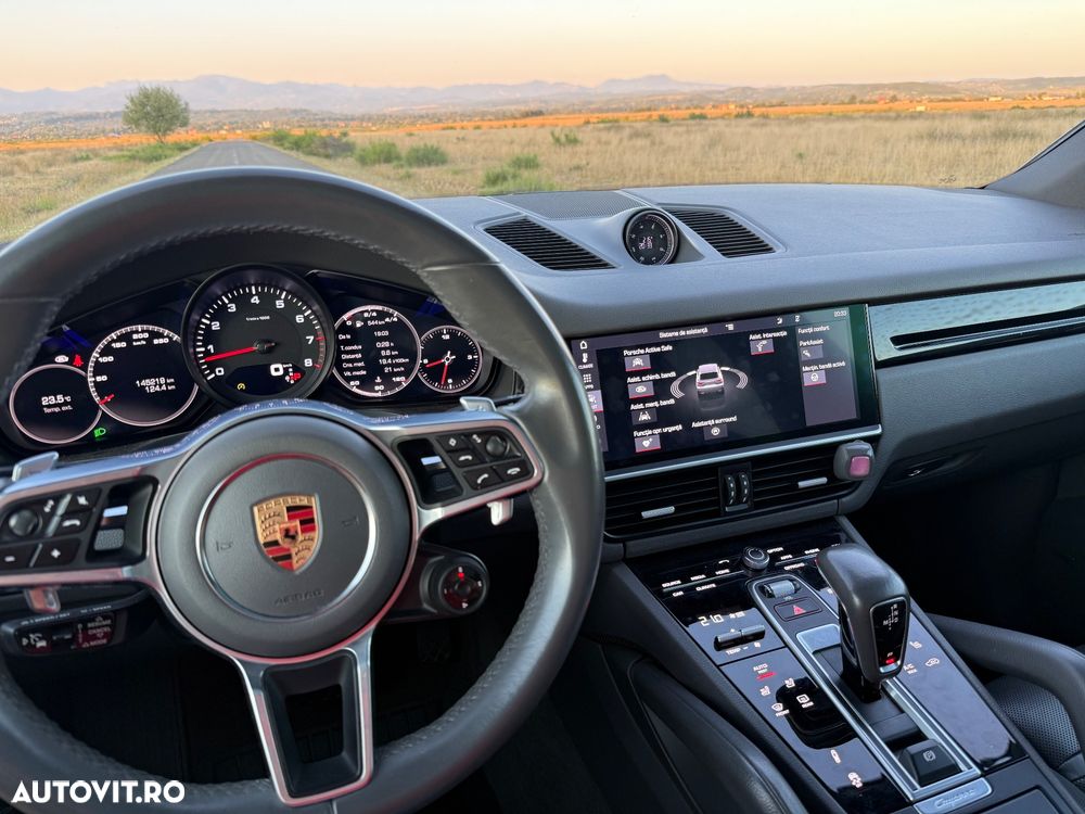 Porsche Cayenne - 21