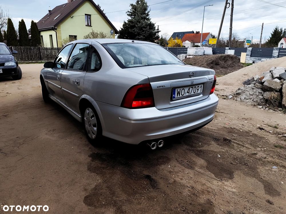 Opel Vectra 2.0 CDX - 4